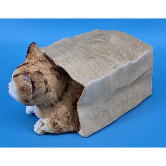 Vintage Mann Music Box Cat Paper Bag Plays "Memories" Kitten Japan 1982 Ceramic - Picture 2 of 9